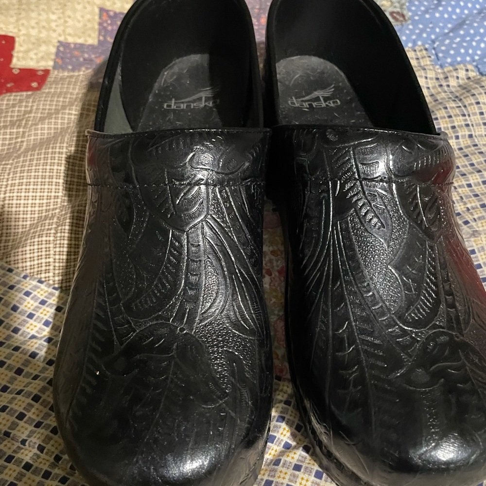 Dansko size 41 Black leather  in excellent condition
